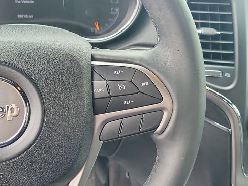 Used 2018 Jeep Grand Cherokee Limited AWD/4WD image 24