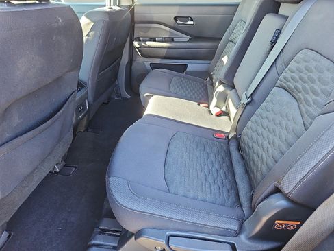 Certified 2022 Nissan Pathfinder SV image 27