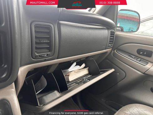 Used 2005 Chevrolet Tahoe Z71 w/ Preferred Equipment Group AWD/4WD image 12