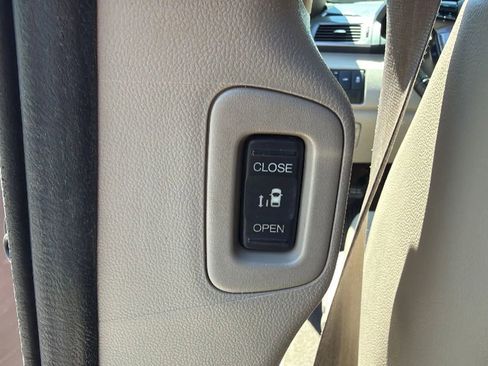 Used 2015 Honda Odyssey Touring Elite image 38