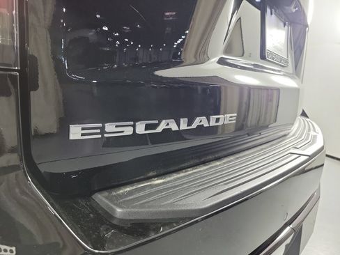 Certified 2024 Cadillac Escalade Premium Luxury AWD/4WD image 6
