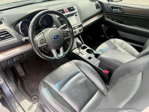 Used 2016 Subaru Outback 2.5i Limited AWD/4WD image 2