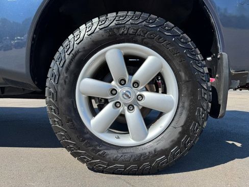 Used 2014 Nissan Titan SV AWD/4WD image 13