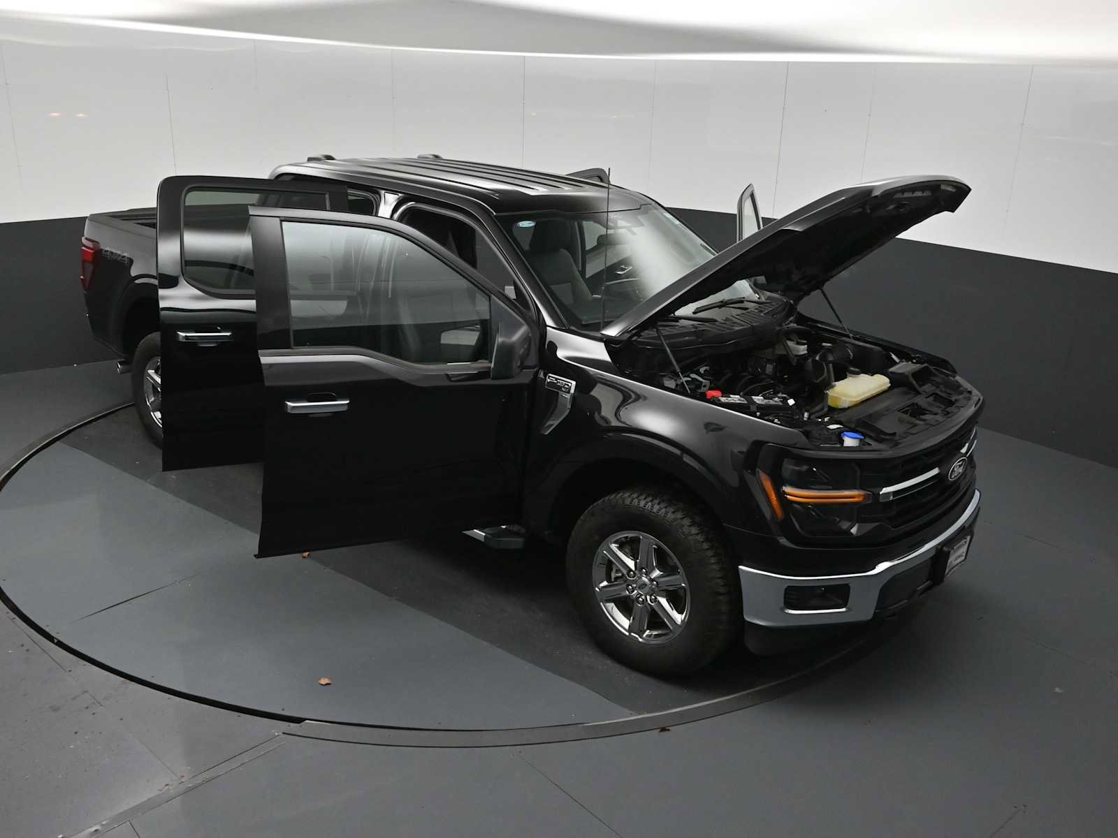 Used 2025 Ford F150 XLT w/ Equipment Group 301A Standard AWD/4WD image 26