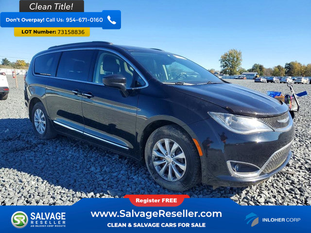 Used 2017 Chrysler Pacifica Touring-L FWD image 5