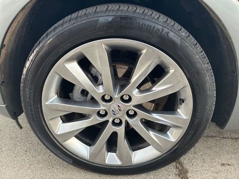 Used 2023 Buick Envision Avenir image 14