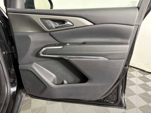 Certified 2024 Chevrolet Traverse LT image 24