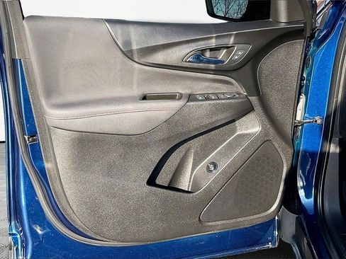 Used 2022 Chevrolet Equinox RS w/ Infotainment Package image 23