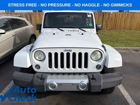 Used 2014 Jeep Wrangler Sahara w/ Connectivity Group AWD/4WD image 2