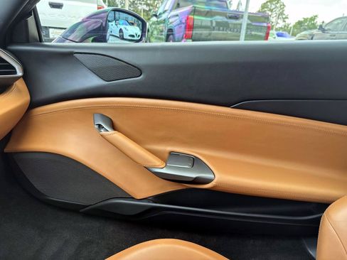 Used 2017 Ferrari 488 GTB RWD image 18