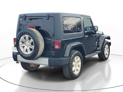 Used 2012 Jeep Wrangler Sahara w/ Connectivity Group AWD/4WD image 4