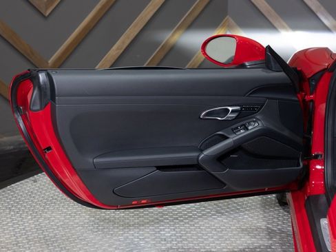 Used 2019 Porsche 718 Cayman S image 33