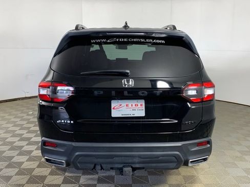 Used 2025 Honda Pilot Sport image 15