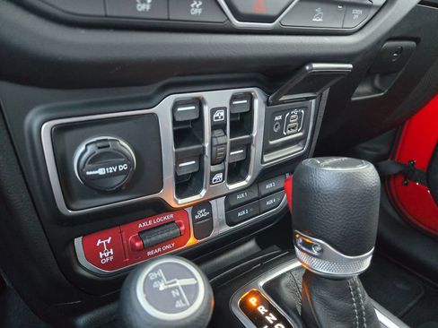 Used 2026 Jeep Gladiator Mojave AWD/4WD image 27