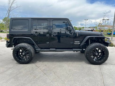 Used 2018 Jeep Wrangler Unlimited Sport S AWD/4WD image 10