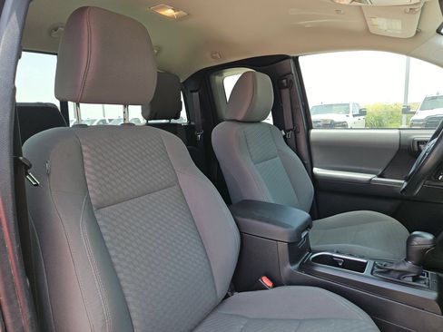 Used 2022 Toyota Tacoma SR w/ SR Convenience Package RWD image 30