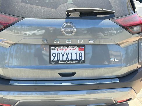 Used 2023 Nissan Rogue SL w/ SL Premium Package FWD image 2