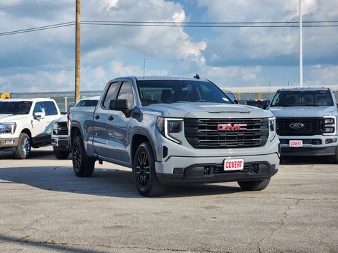 Used 2024 GMC Sierra 1500 Pro w/ Graphite Edition RWD image 3