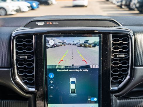 Used 2025 Ford Ranger XLT w/ Trailer Tow Package image 31