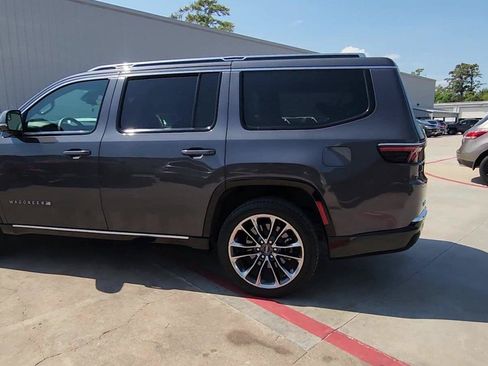 Used 2022 Jeep Wagoneer Series III w/ Premium Group I RWD image 6