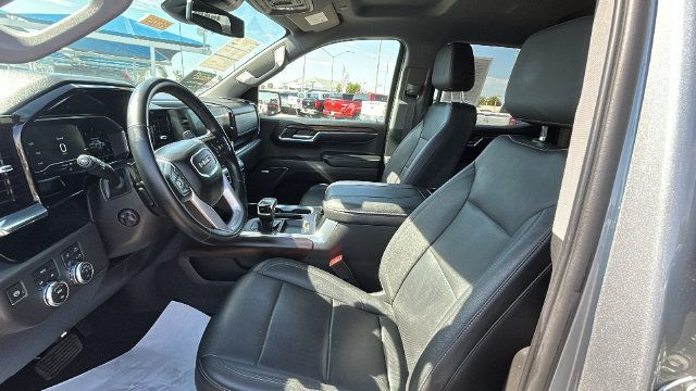 Used 2023 GMC Sierra 1500 SLT w/ SLT Premium Plus Package AWD/4WD image 17