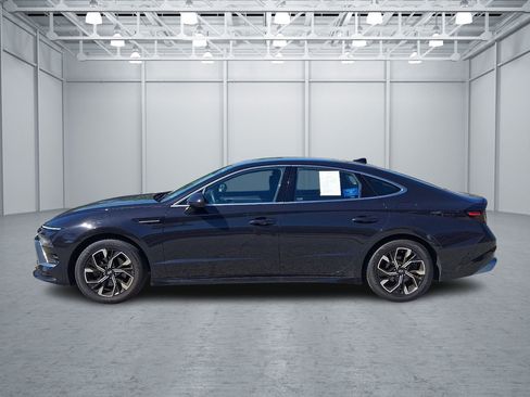 Used 2024 Hyundai Sonata SEL FWD image 2