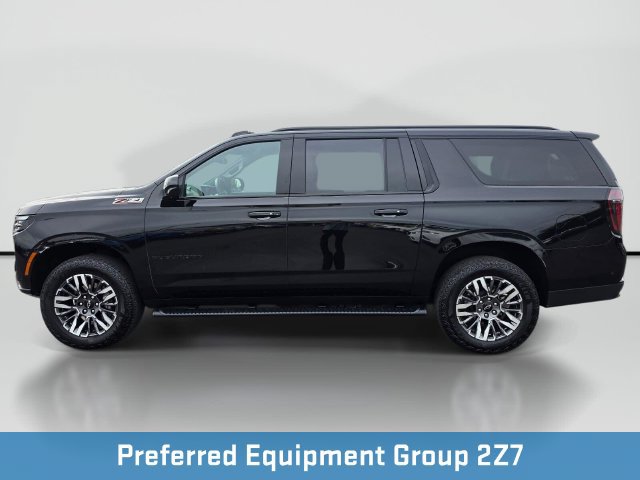 Used 2025 Chevrolet Suburban Z71 AWD/4WD image 2