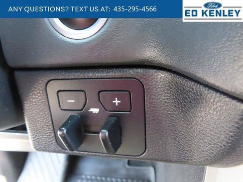 Used 2023 Toyota Tundra Platinum AWD/4WD image 17