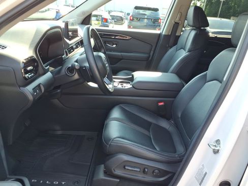 Certified 2025 Honda Pilot EX-L image 4