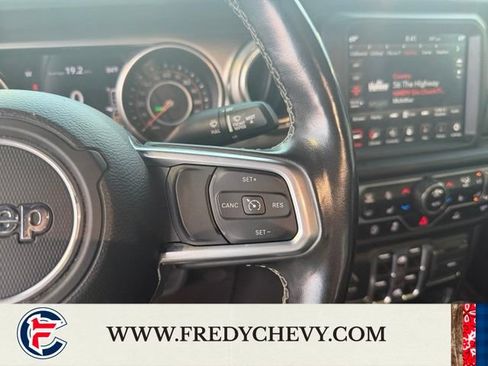 Used 2020 Jeep Gladiator Overland AWD/4WD image 19