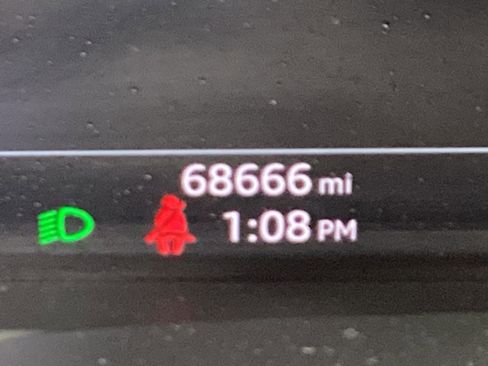 Used 2020 Audi Q8 Premium w/ Black Optic Package image 29