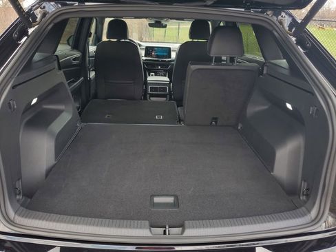 Used 2025 Volkswagen Atlas Cross Sport SE image 27