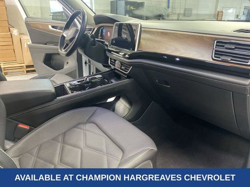 Used 2024 Volkswagen Atlas SE image 37