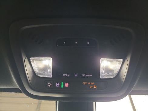 Used 2023 Chevrolet Traverse LT w/ Rear Camera Mirror Package AWD/4WD image 22