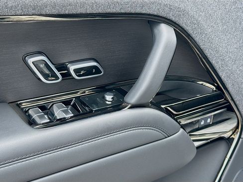 Used 2025 Land Rover Range Rover Sport Dynamic SE image 23