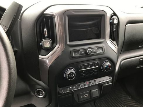 Used 2022 Chevrolet Silverado 1500 Custom AWD/4WD image 5