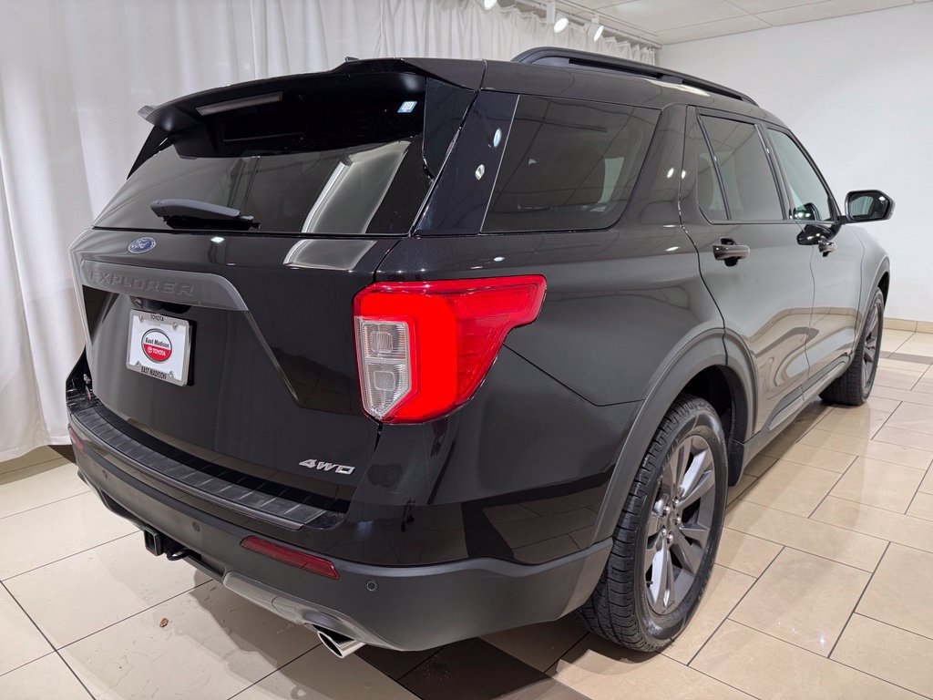Used 2024 Ford Explorer XLT w/ Equipment Group 202A AWD/4WD image 5