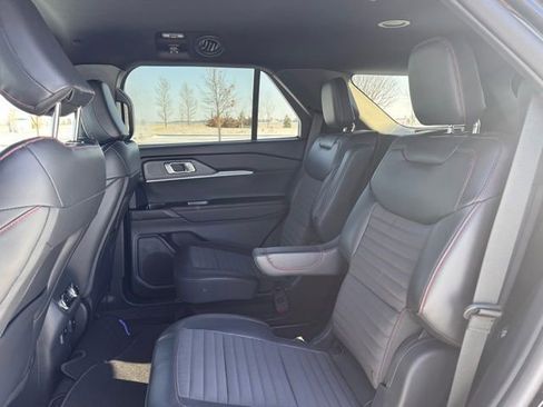 Used 2025 Ford Explorer ST-Line image 29