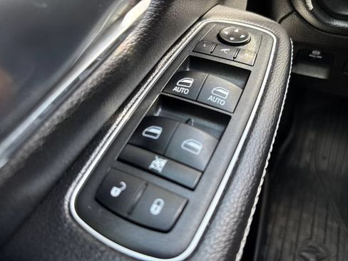 Used 2021 RAM 1500 Laramie w/ Sport Appearance Package AWD/4WD image 30