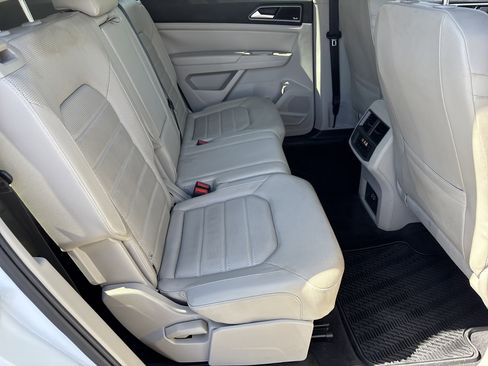 Used 2018 Volkswagen Atlas SEL Premium image 11
