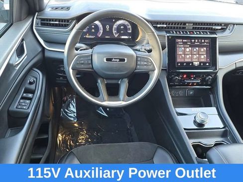 Used 2024 Jeep Grand Cherokee L Laredo image 18