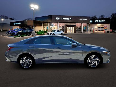 New 2026 Hyundai Elantra Limited w/ Cargo Package image 8