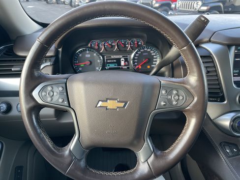 Used 2020 Chevrolet Suburban LT image 47