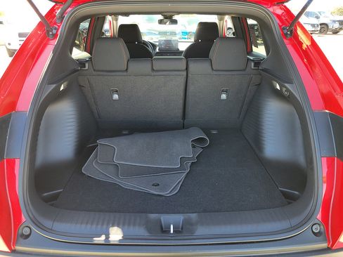 Certified 2026 Honda HR-V Sport image 9