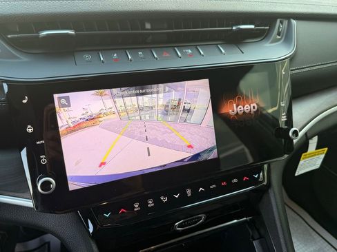 New 2026 Jeep Grand Cherokee Limited w/ Limited Altitude Package image 15