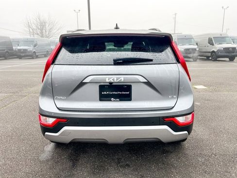 Used 2024 Kia Niro EX image 7