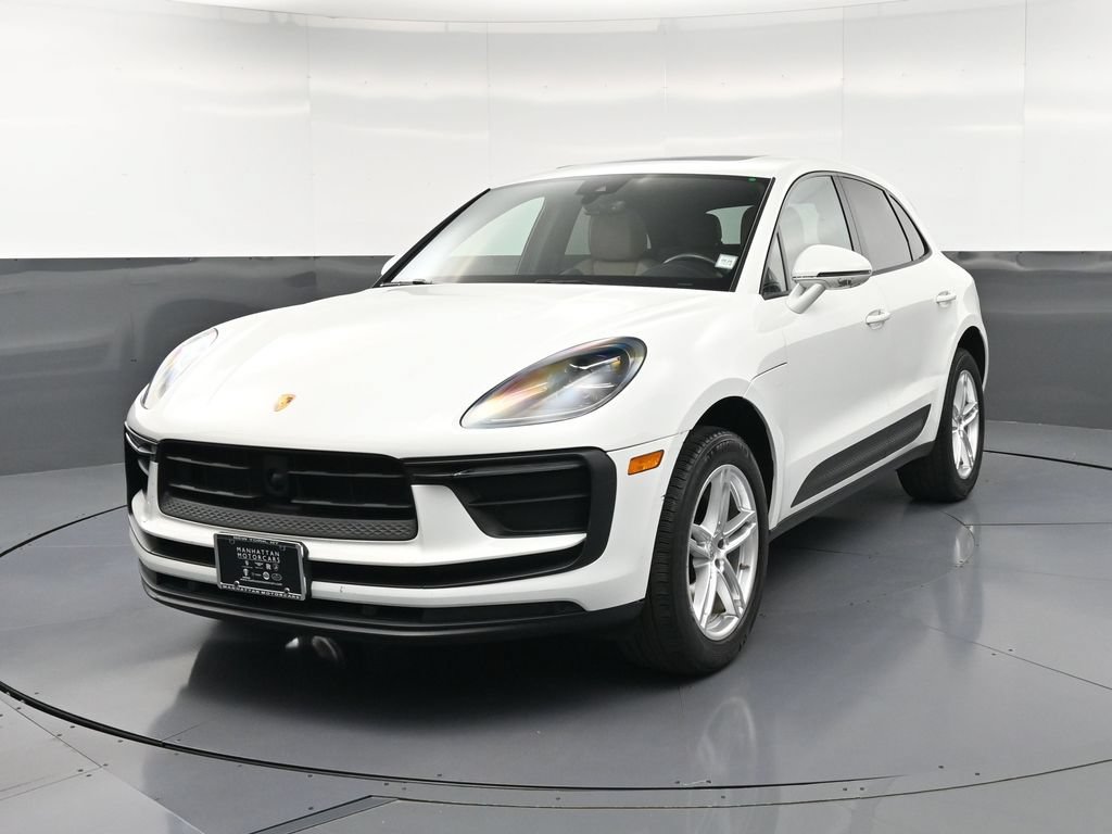 Certified 2023 Porsche Macan AWD/4WD image 1