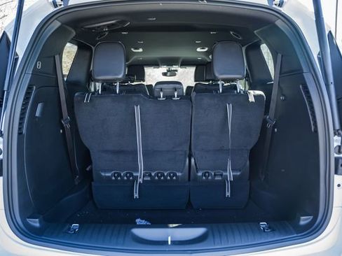New 2026 Chrysler Pacifica Select image 11