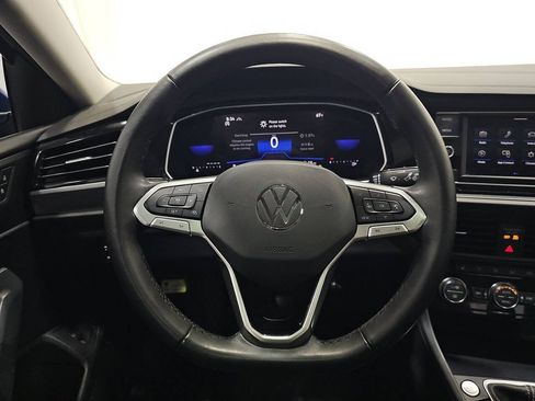 Used 2024 Volkswagen Jetta SE w/ Panoramic Sunroof Package FWD image 10