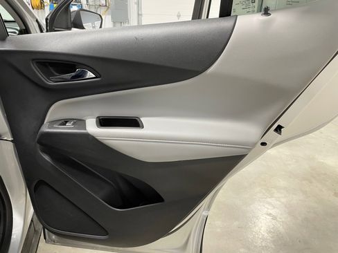 Used 2021 Chevrolet Equinox Premier image 25